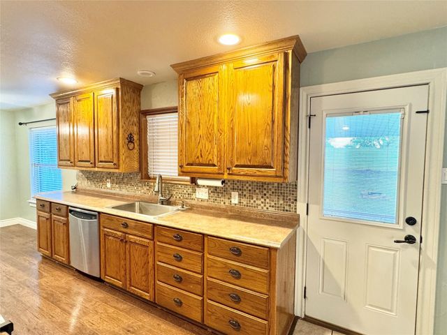 1905 Bridle Lane, Gainesville, TX 76240