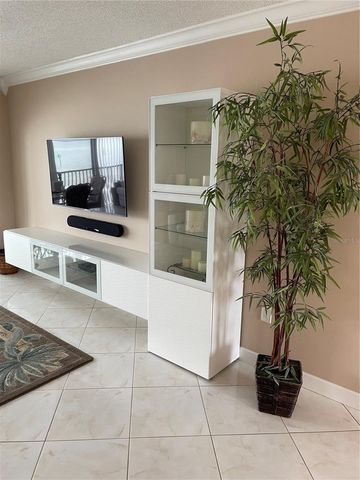 895 S GULFVIEW BOULEVARD 303, Clearwater Beach, FL 33767