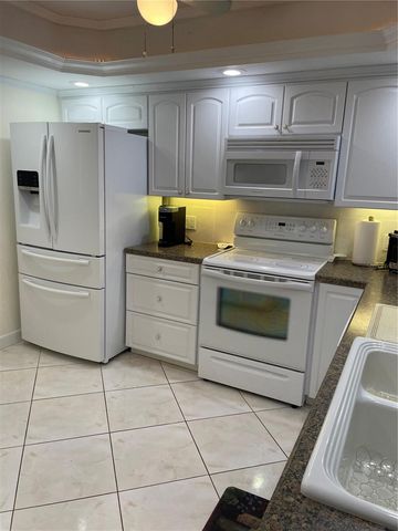 895 S GULFVIEW BOULEVARD 303, Clearwater Beach, FL 33767