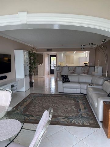 895 S GULFVIEW BOULEVARD 303, Clearwater Beach, FL 33767