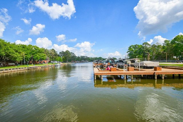 500 River Road 101, Montgomery, TX 77356