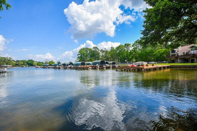 500 River Road 101, Montgomery, TX 77356