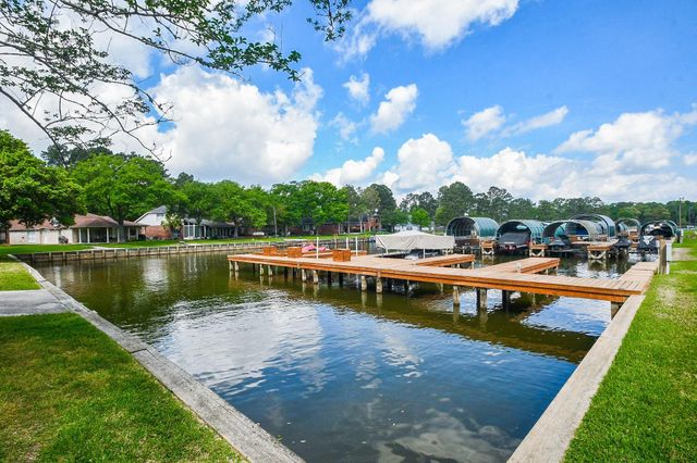 500 River Road 101, Montgomery, TX 77356