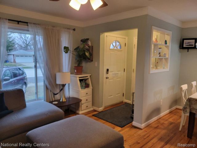 28070 W Chicago Street, Livonia, MI 48150