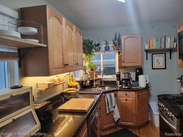 28070 W Chicago Street, Livonia, MI 48150