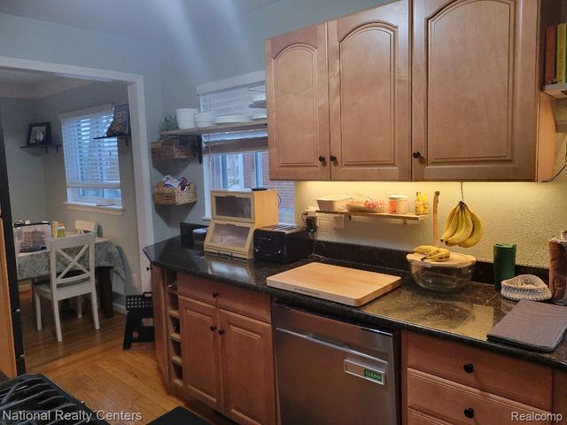 28070 W Chicago Street, Livonia, MI 48150