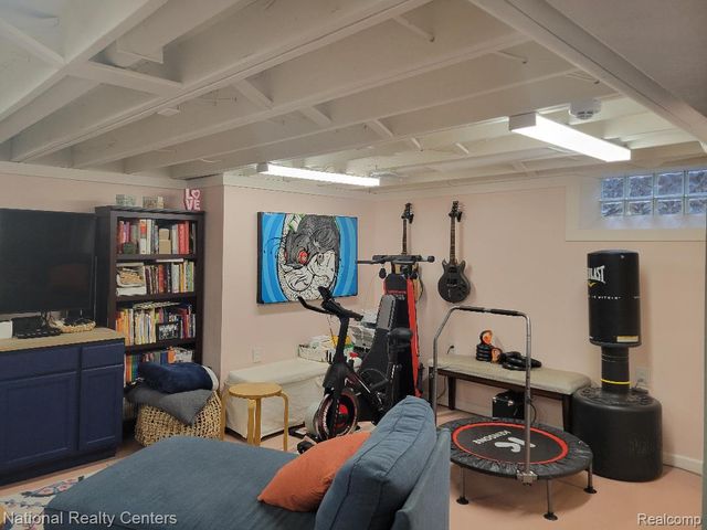 28070 W Chicago Street, Livonia, MI 48150