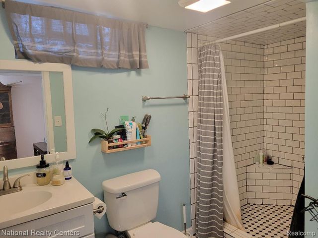 28070 W Chicago Street, Livonia, MI 48150