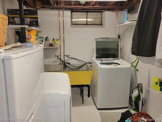 28070 W Chicago Street, Livonia, MI 48150