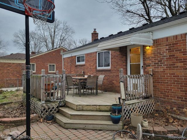 28070 W Chicago Street, Livonia, MI 48150