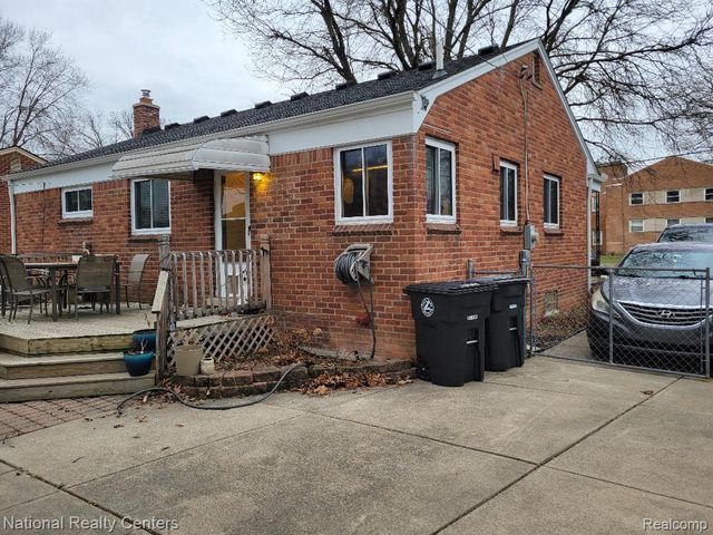 28070 W Chicago Street, Livonia, MI 48150