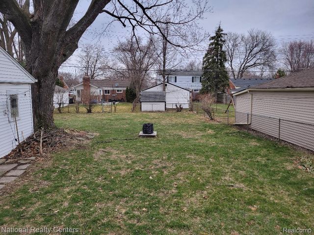 28070 W Chicago Street, Livonia, MI 48150