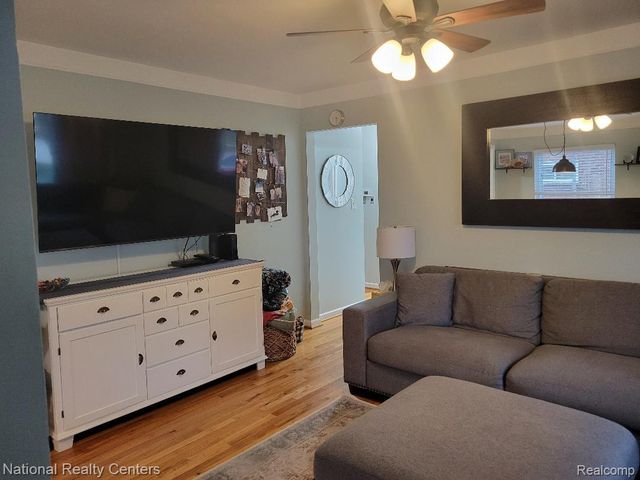 28070 W Chicago Street, Livonia, MI 48150