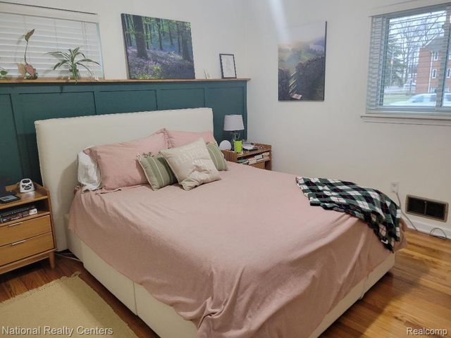 28070 W Chicago Street, Livonia, MI 48150