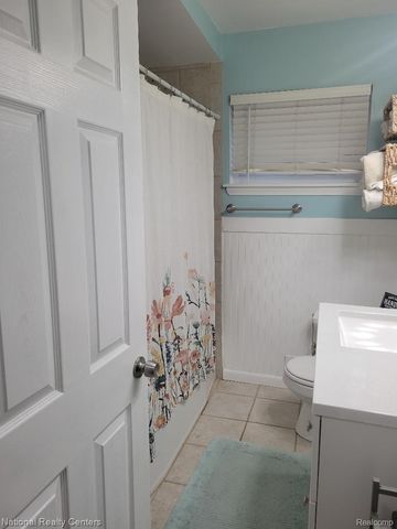 28070 W Chicago Street, Livonia, MI 48150