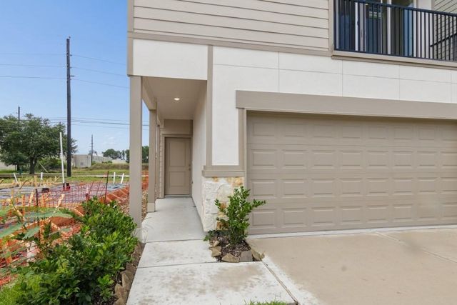 14942 Eagle Feather Rd Drive, Houston, TX 77090