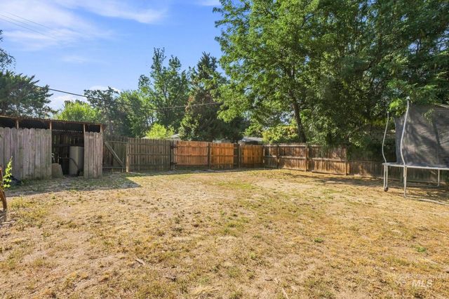 115 S Pine St, Nampa, ID 83686