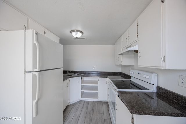 2730 E BELLEVIEW Street 6, Phoenix, AZ 85008