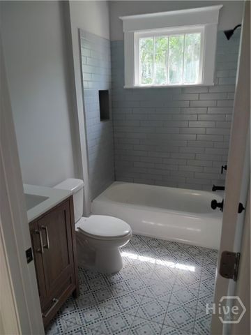 1110 E 40th Street, Savannah, GA 31404