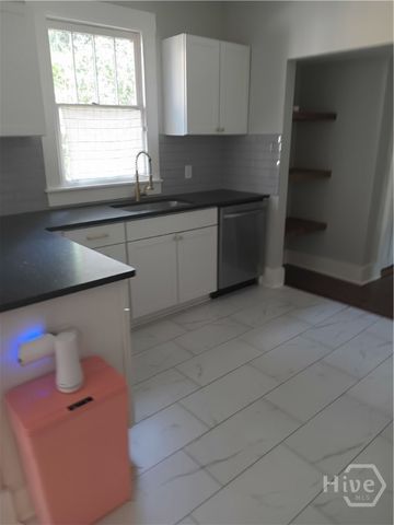1110 E 40th Street, Savannah, GA 31404