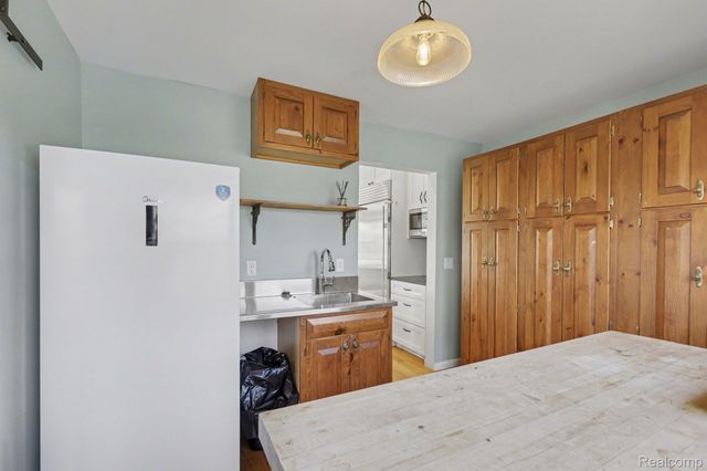 7861 Gregory Road, Webster Township, MI 48130