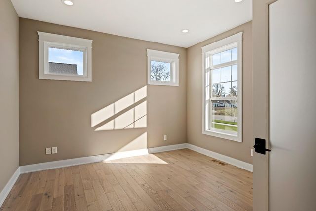 443 Megan Way, Munster, IN 46321