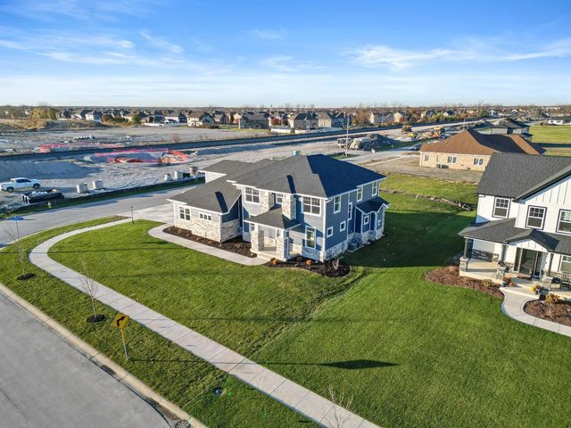 443 Megan Way, Munster, IN 46321