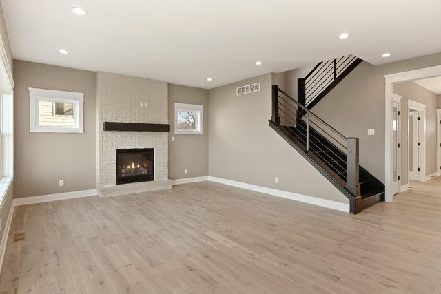 443 Megan Way, Munster, IN 46321