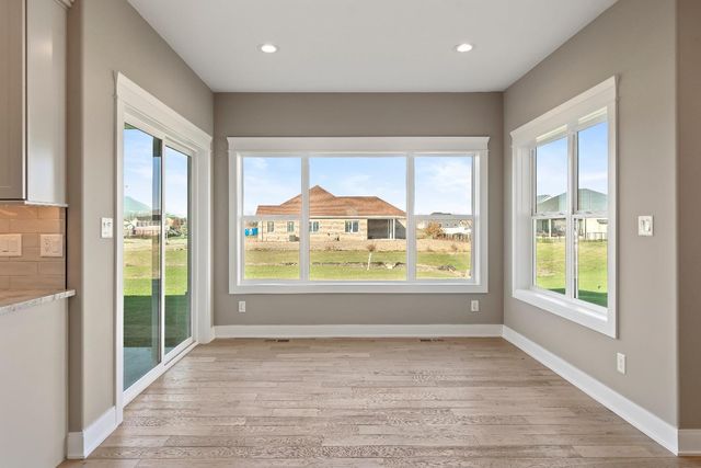 443 Megan Way, Munster, IN 46321