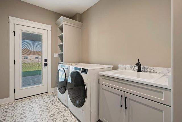 443 Megan Way, Munster, IN 46321