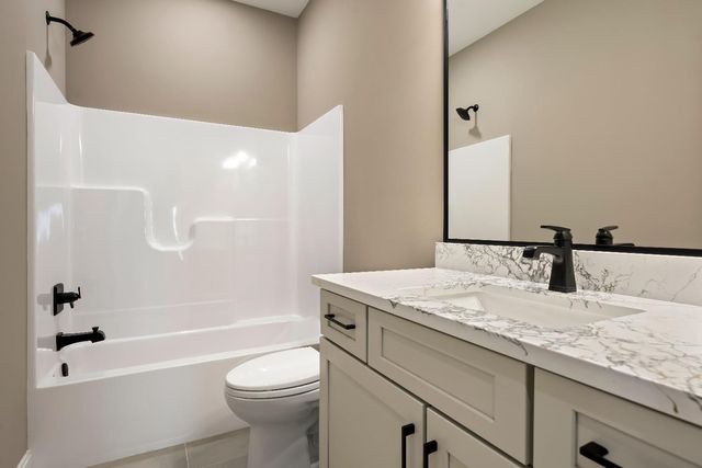 443 Megan Way, Munster, IN 46321