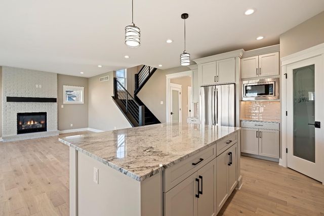 443 Megan Way, Munster, IN 46321