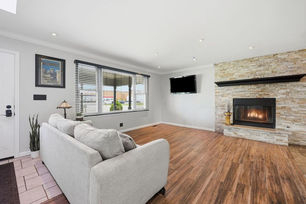 14203 S Van Dyke Road, Plainfield, IL 60544 — photo 2
