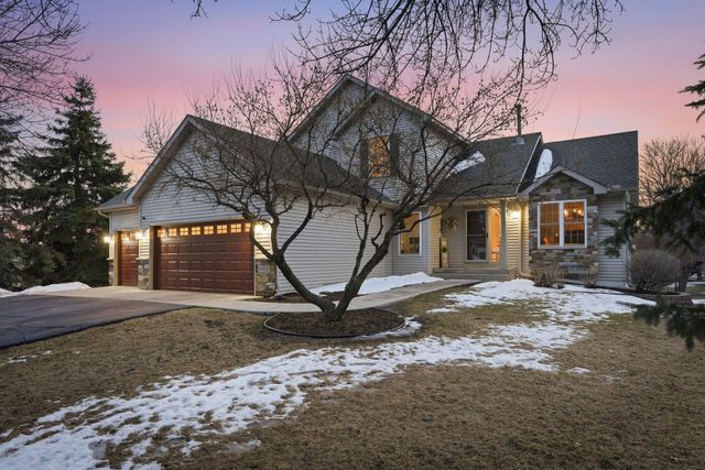 8564 Pine Court, Victoria, MN 55386