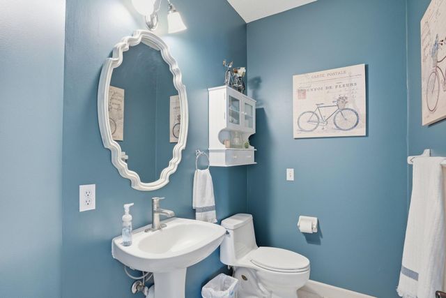 8564 Pine Court, Victoria, MN 55386