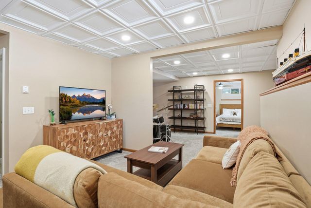 8564 Pine Court, Victoria, MN 55386