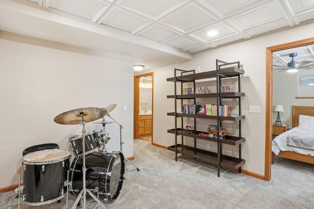 8564 Pine Court, Victoria, MN 55386