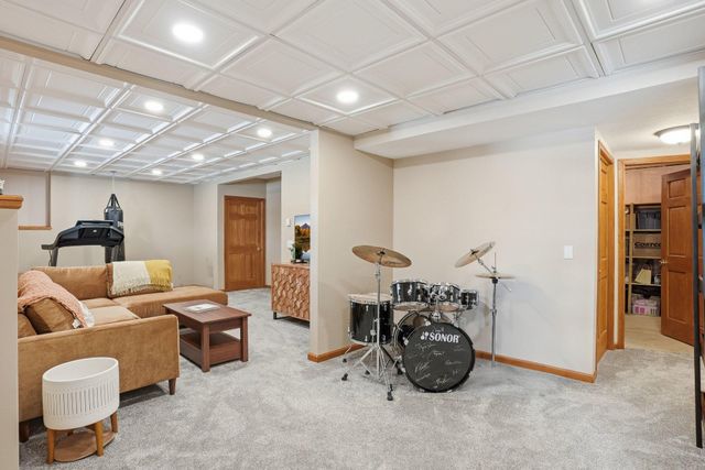 8564 Pine Court, Victoria, MN 55386