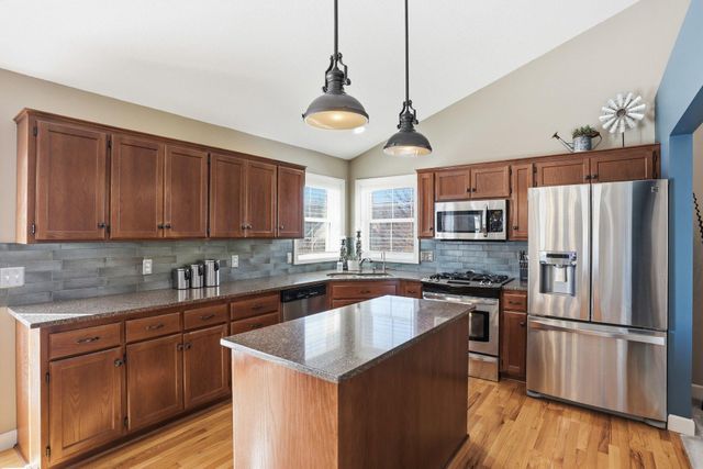 8564 Pine Court, Victoria, MN 55386