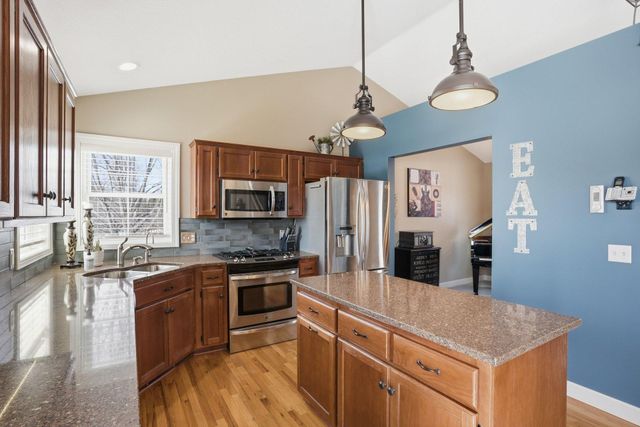 8564 Pine Court, Victoria, MN 55386