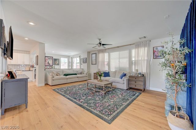 5822 Toofer Winds Court, Las Vegas, NV 89131