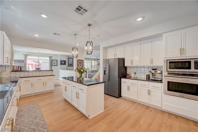 5822 Toofer Winds Court, Las Vegas, NV 89131