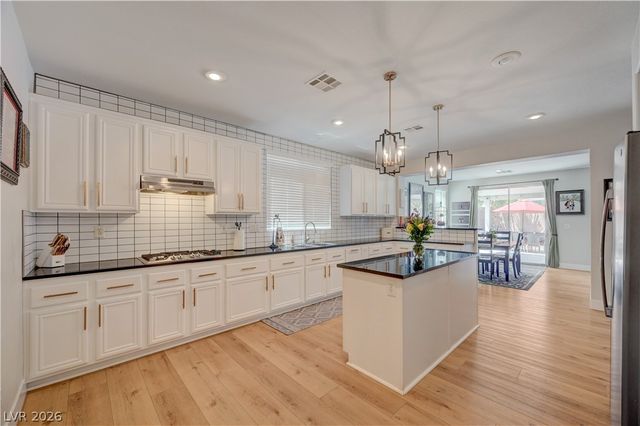 5822 Toofer Winds Court, Las Vegas, NV 89131