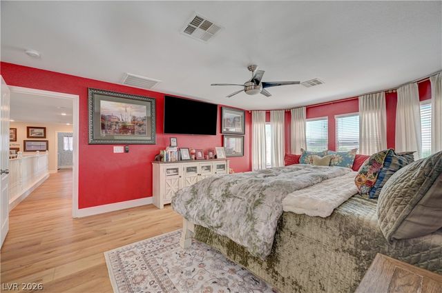 5822 Toofer Winds Court, Las Vegas, NV 89131