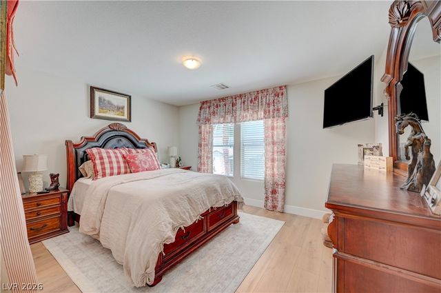 5822 Toofer Winds Court, Las Vegas, NV 89131