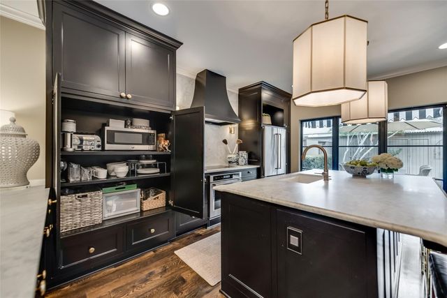 7510 W Northwest Highway 6, Dallas, TX 75225