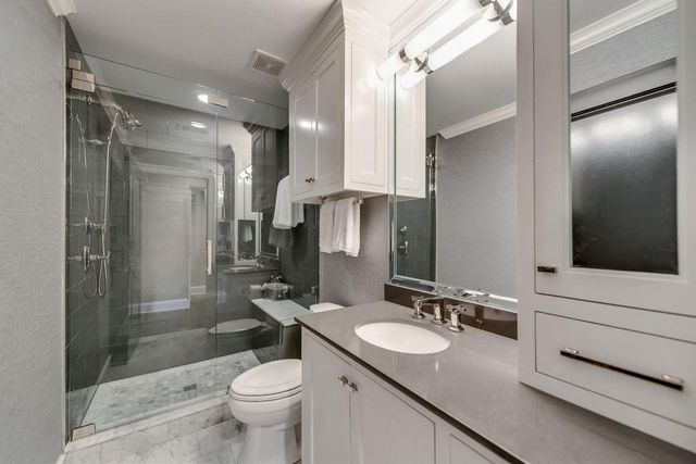 7510 W Northwest Highway 6, Dallas, TX 75225