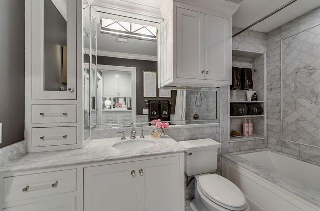 7510 W Northwest Highway 6, Dallas, TX 75225