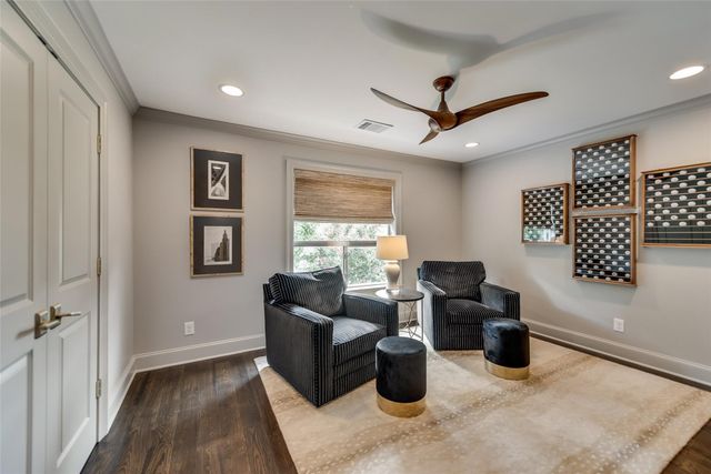 7510 W Northwest Highway 6, Dallas, TX 75225