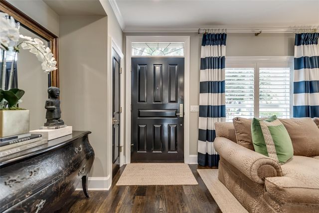 7510 W Northwest Highway 6, Dallas, TX 75225